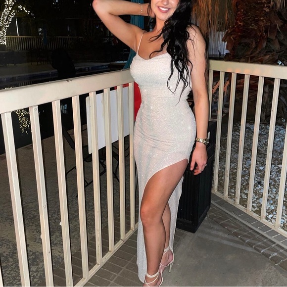 Glittery Beige Windsor Dress - Picture 3 of 3